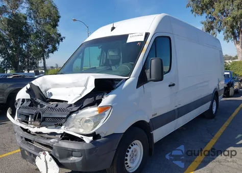 2011 Mercedes-Benz Sprinter 2500 High Roof из США, поврежденный, VIN WD3PE8CB4B5565573